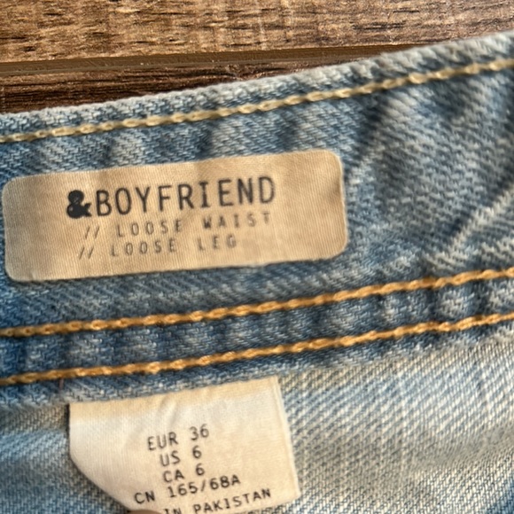 H&M Boyfriend Shorts - Picture 3 of 4